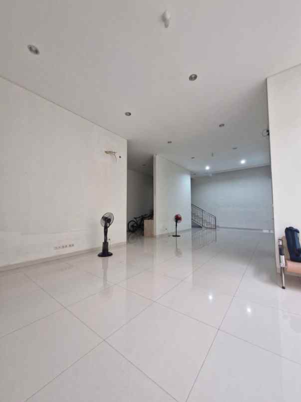 dijual rumah jatinegara