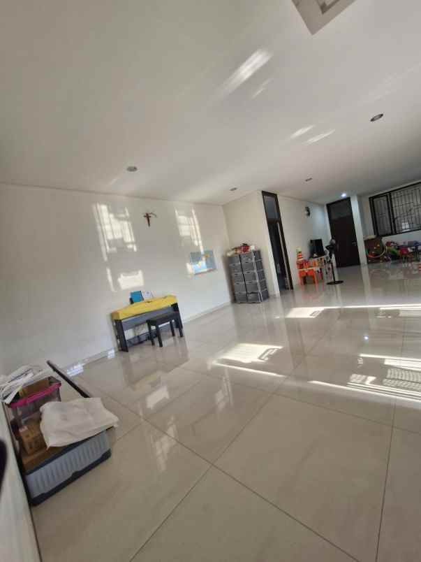 dijual rumah jatinegara