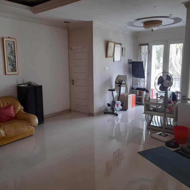 dijual rumah jl anggrek rosliana