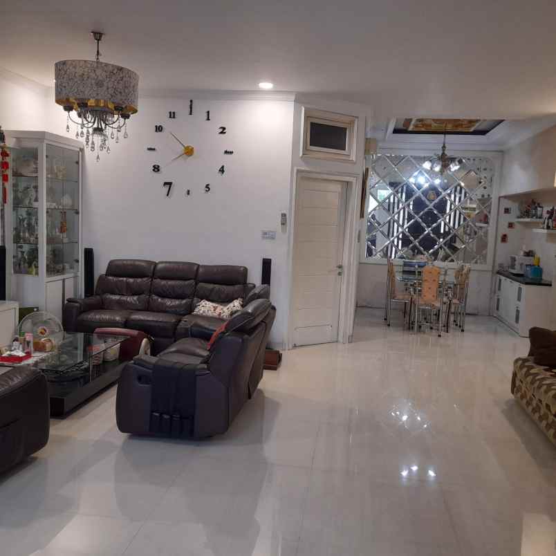 dijual rumah jl anggrek rosliana