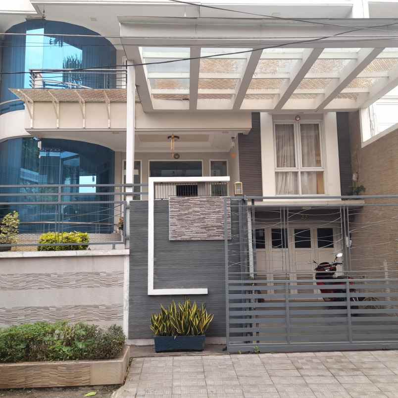 dijual rumah jl anggrek rosliana