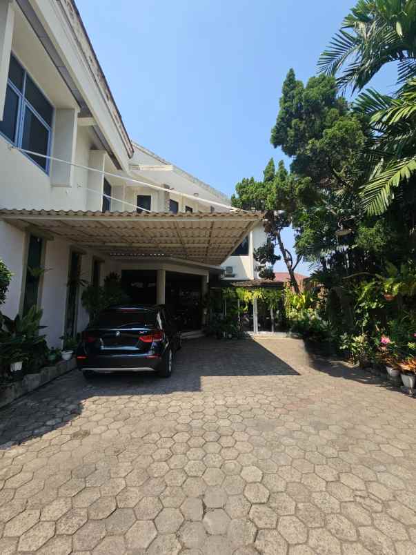 dijual rumah jl antasari raya
