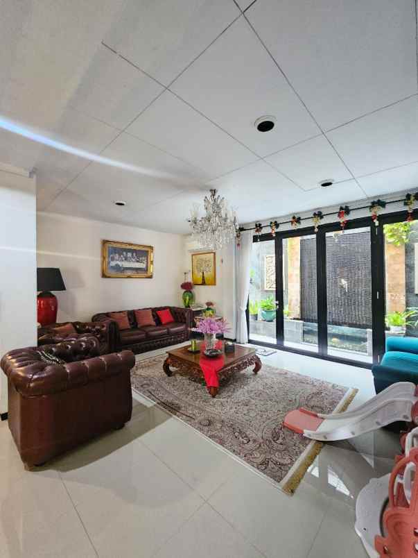 dijual rumah jl antasari raya