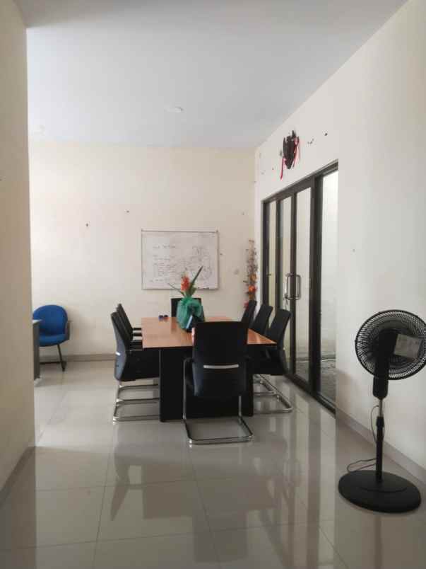 dijual rumah jl ap pettarani 3