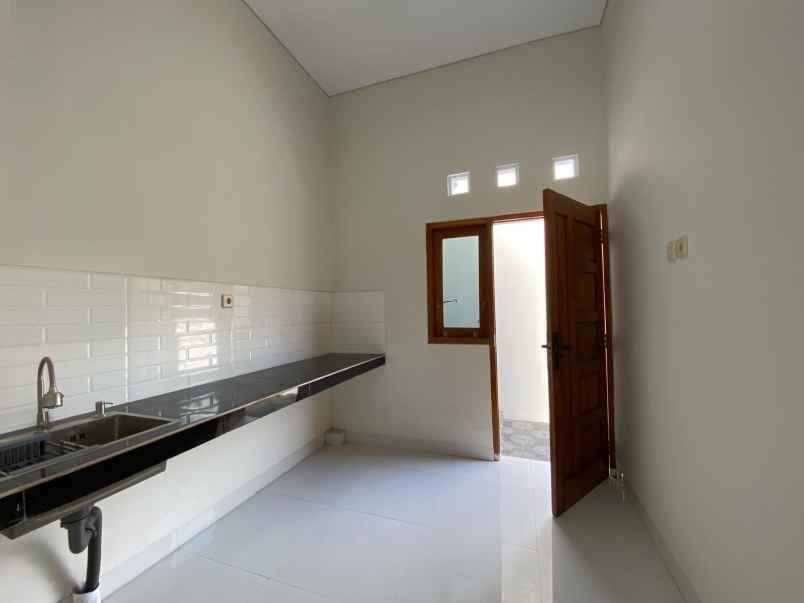 dijual rumah jl bantul km 6