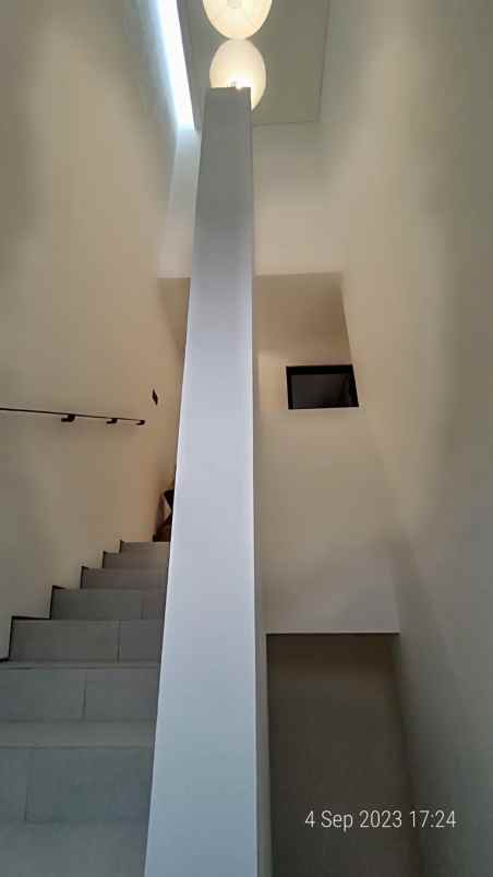 dijual rumah jl buaran raya buaran kec