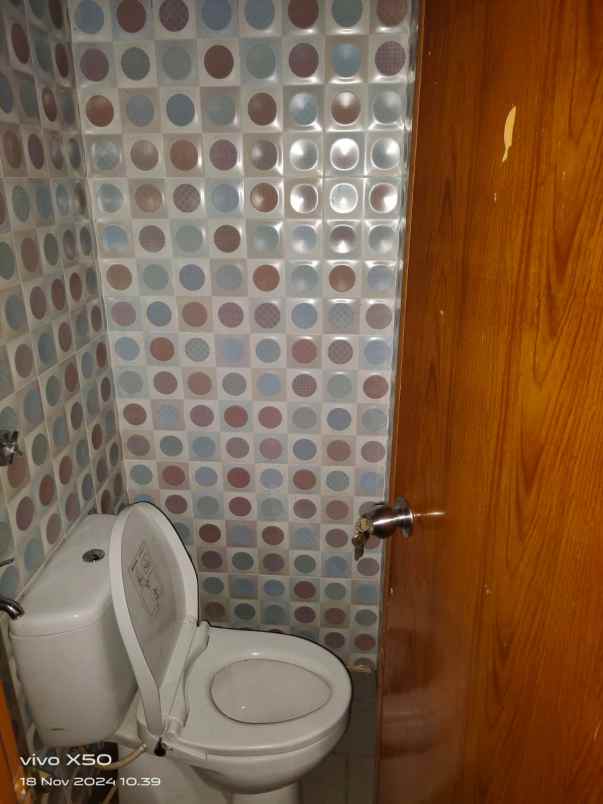 dijual rumah jl bunga inem