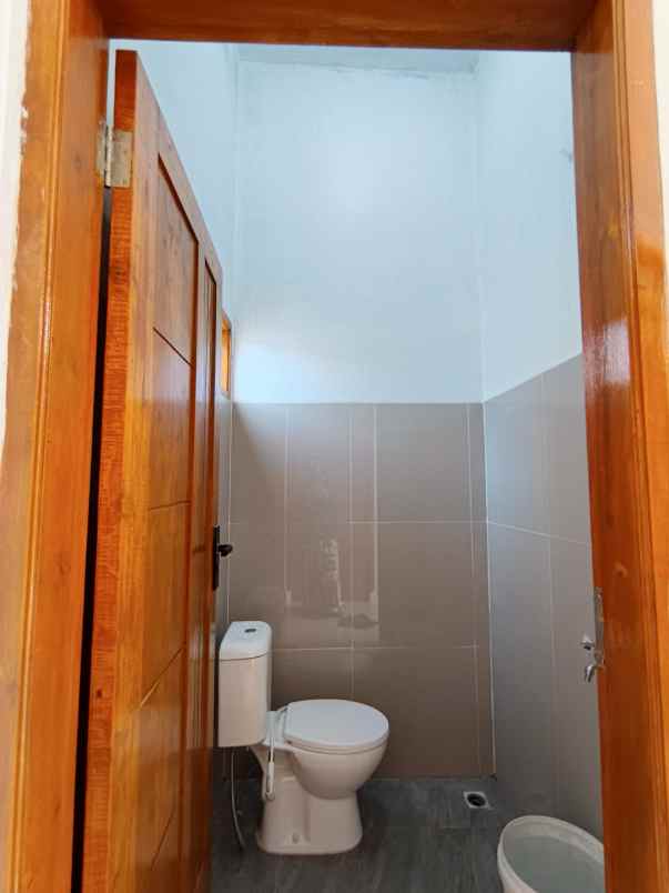 dijual rumah jl cibolerang cileunyi