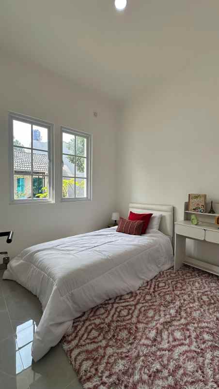 dijual rumah jl cinere kota depok