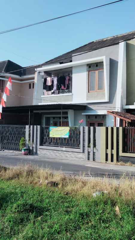 dijual rumah jl cupuwatu ii no 39