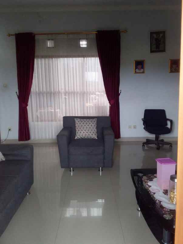 dijual rumah jl cupuwatu ii no 39