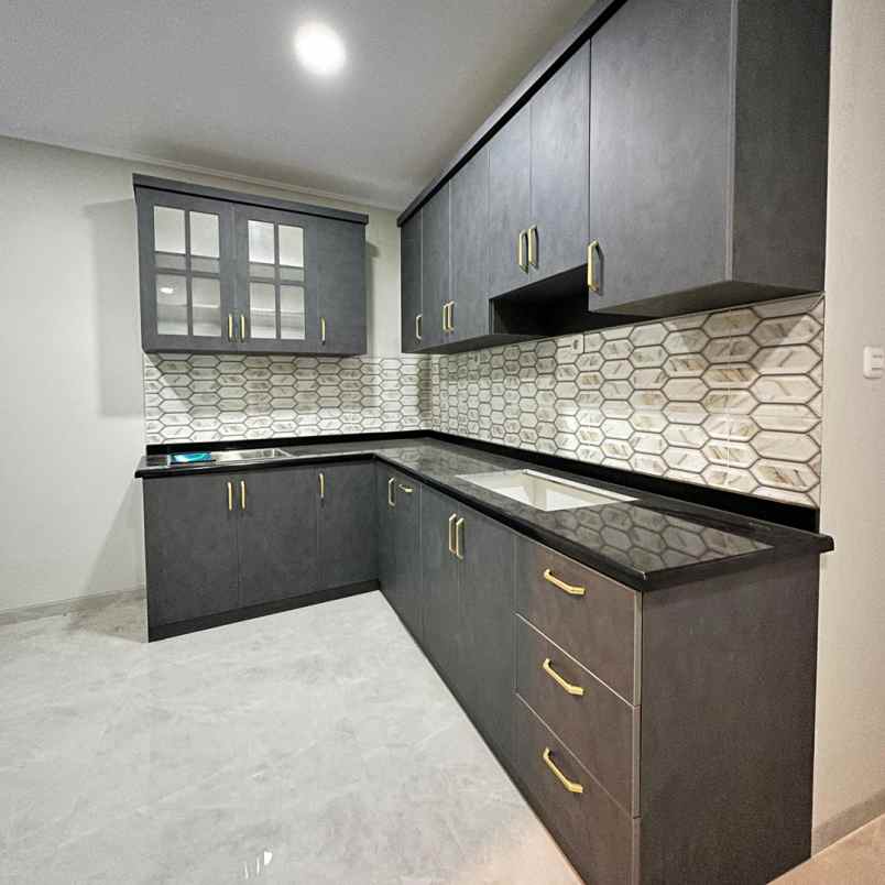 dijual rumah jl durian rt 2 rw 4