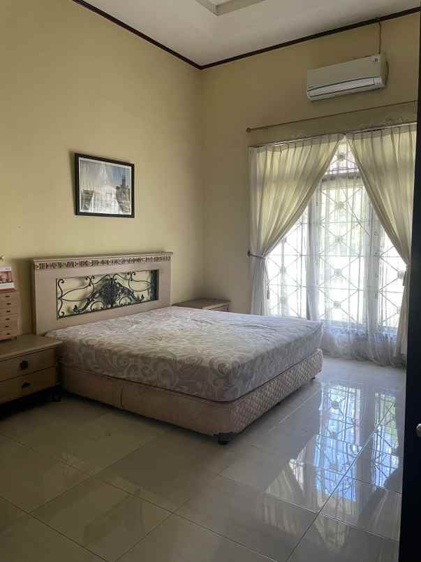 dijual rumah jl gagak hitam