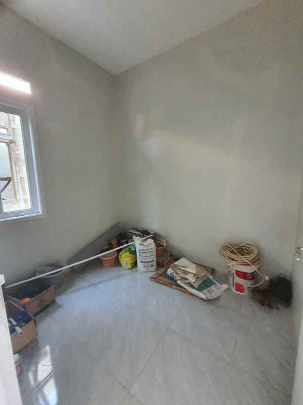 dijual rumah jl h cari