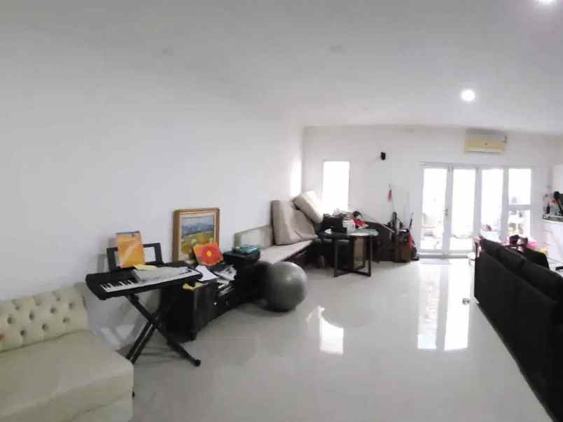 dijual rumah jl kav marinir pondok