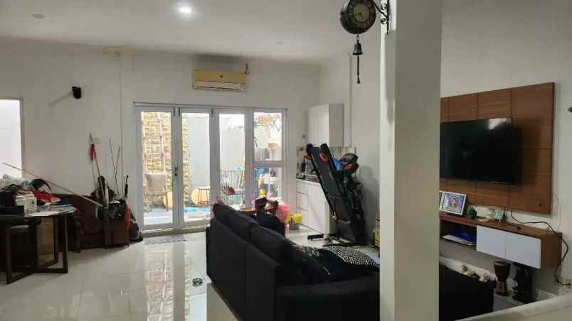 dijual rumah jl kav marinir pondok