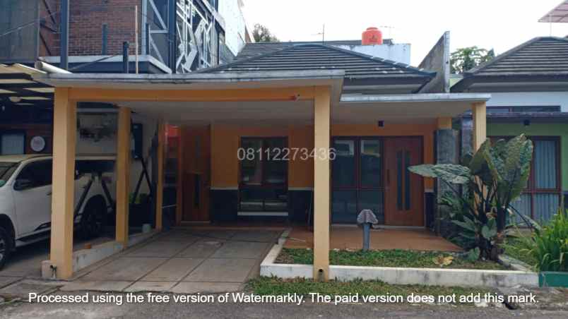 dijual rumah jl komplek prive