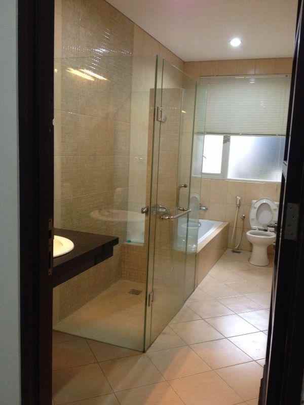 dijual rumah jl komplek puri cinere