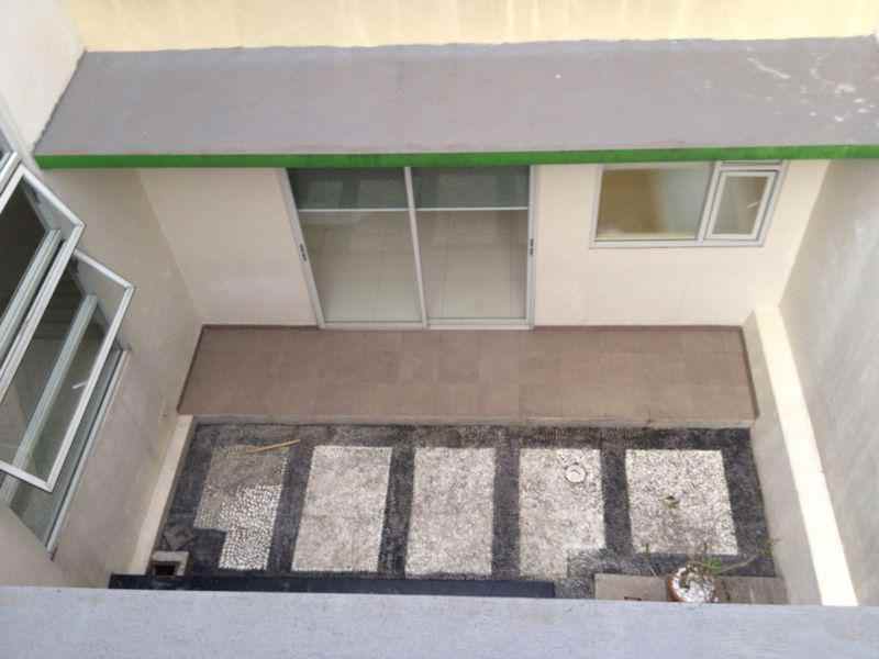 dijual rumah jl komplek puri cinere