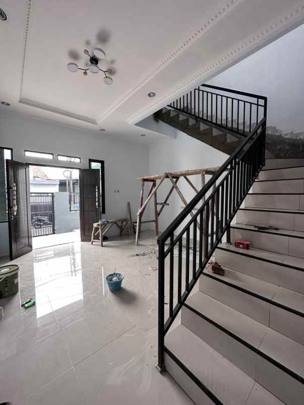 dijual rumah jl lapan raya pekayon