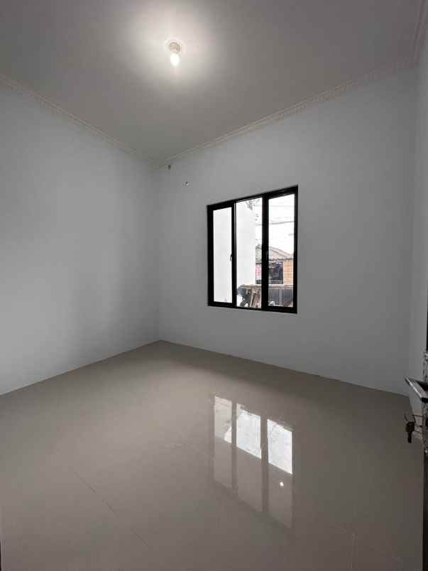 dijual rumah jl lapan raya pekayon