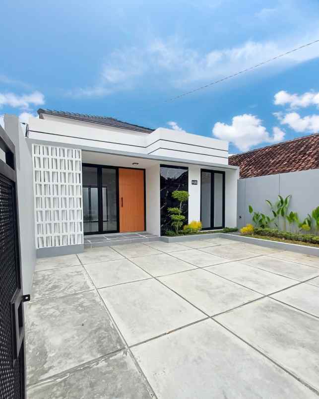 dijual rumah jl magelang km 11