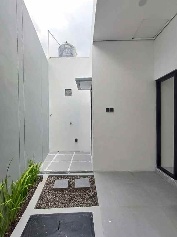 dijual rumah jl magelang km 11