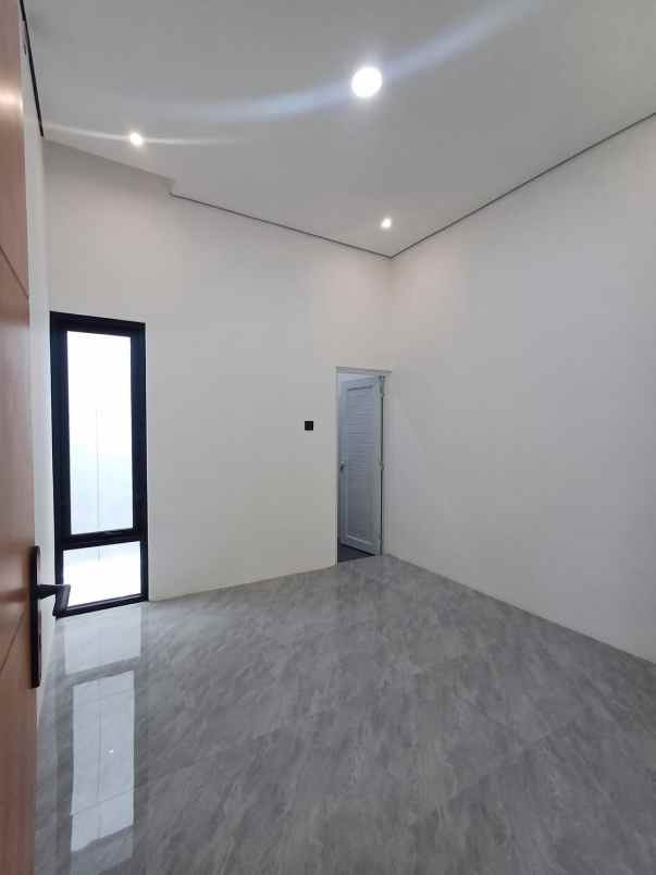 dijual rumah jl magelang km 11