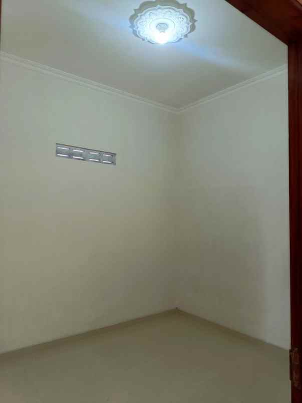 dijual rumah jl manding imogiri