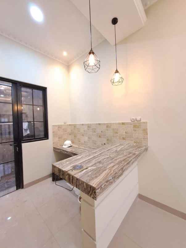 dijual rumah jl mandor samin