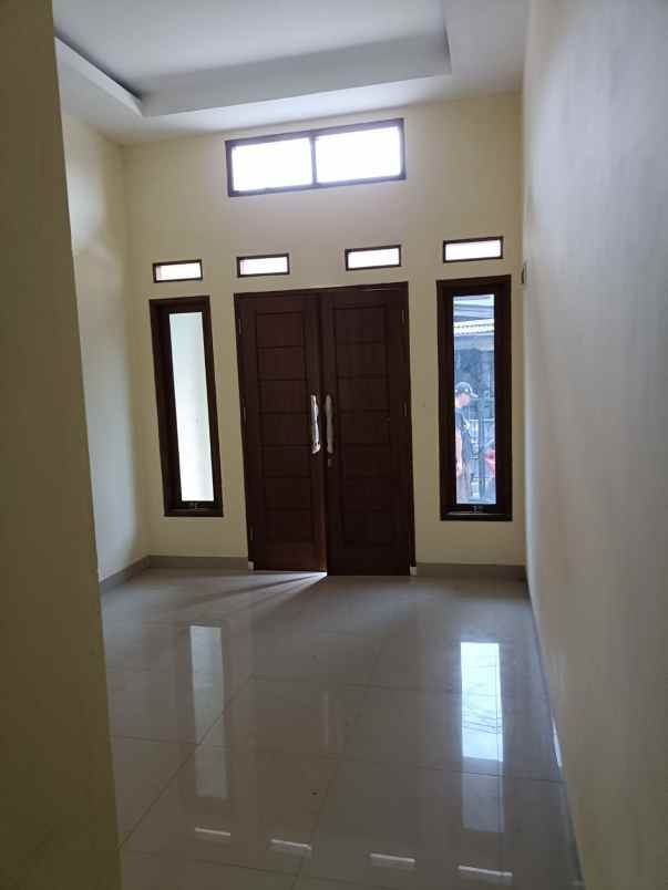 dijual rumah jl mawar merah perumnas