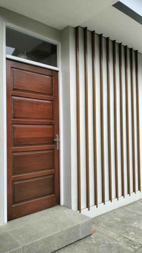 dijual rumah jl merkuri komplek