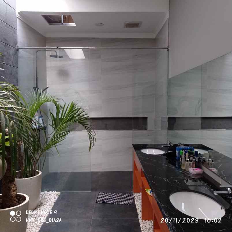 dijual rumah jl otsita tarogong kidul garut