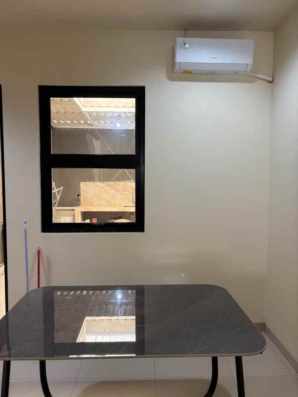 dijual rumah jl penyelesaian tomang