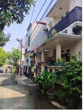 dijual rumah jl piranha pancoran mas depok