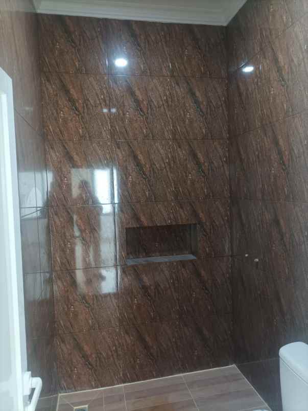 dijual rumah jl pondok kelapa duren