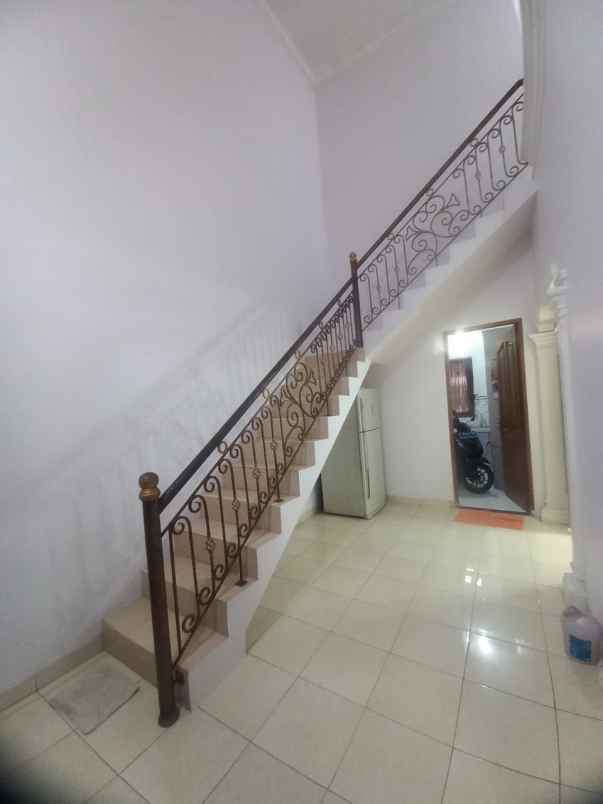 dijual rumah jl pondok kelapa duren