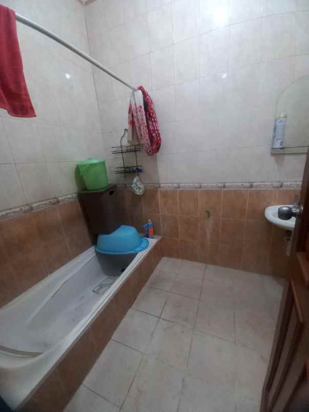 dijual rumah jl pondok kelapa duren