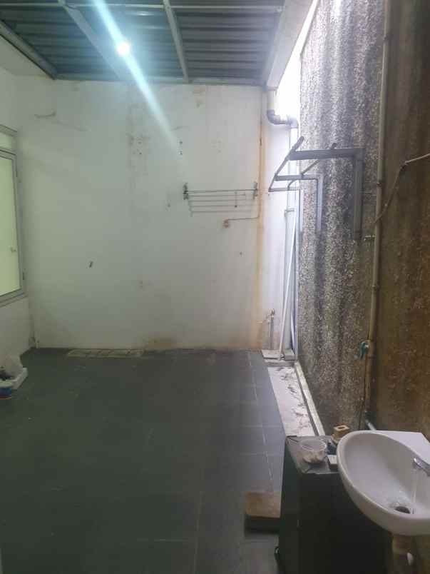 dijual rumah jl raya tanjung barat