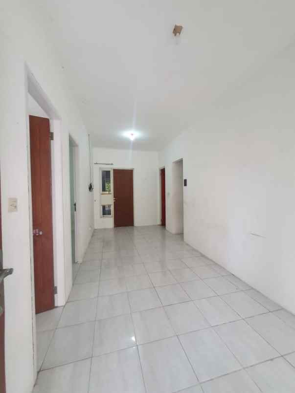 dijual rumah jl raya tanjung barat