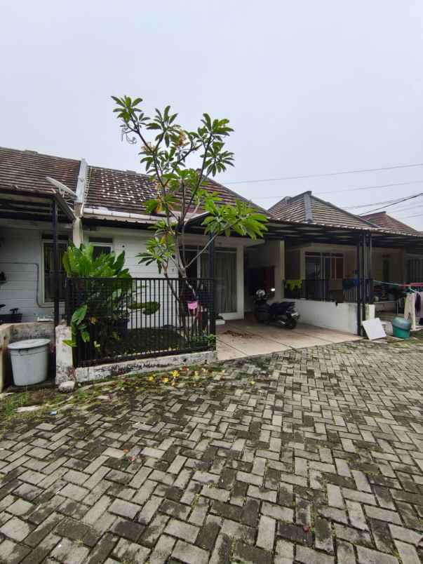 dijual rumah jl raya tanjung barat