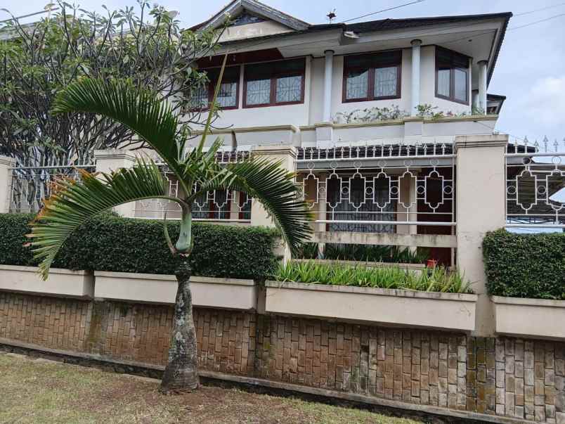 dijual rumah jl setiabudi