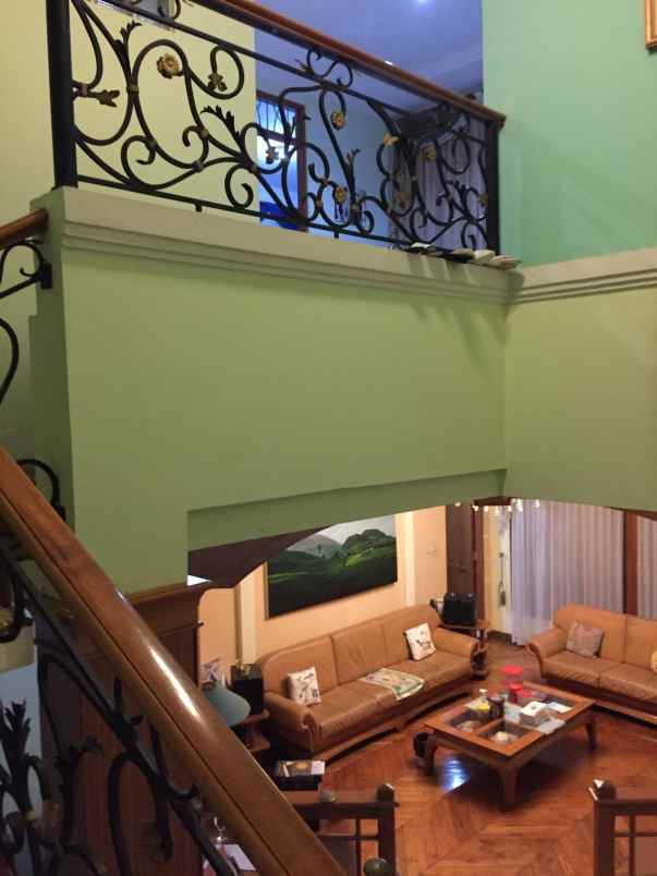 dijual rumah jl setiabudi