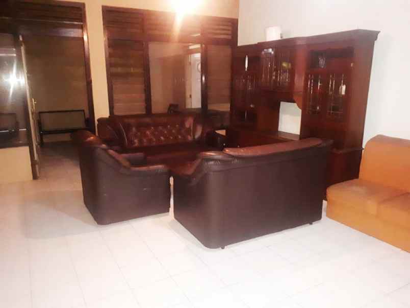 dijual rumah jl singa wedana rt 01 rw