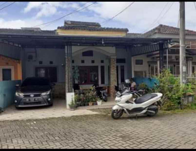 dijual rumah jl st alauddin komplek telkom