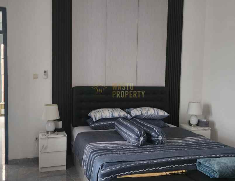 dijual rumah jl sudiro mantenan