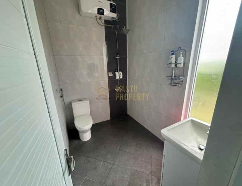 dijual rumah jl sudiro mantenan