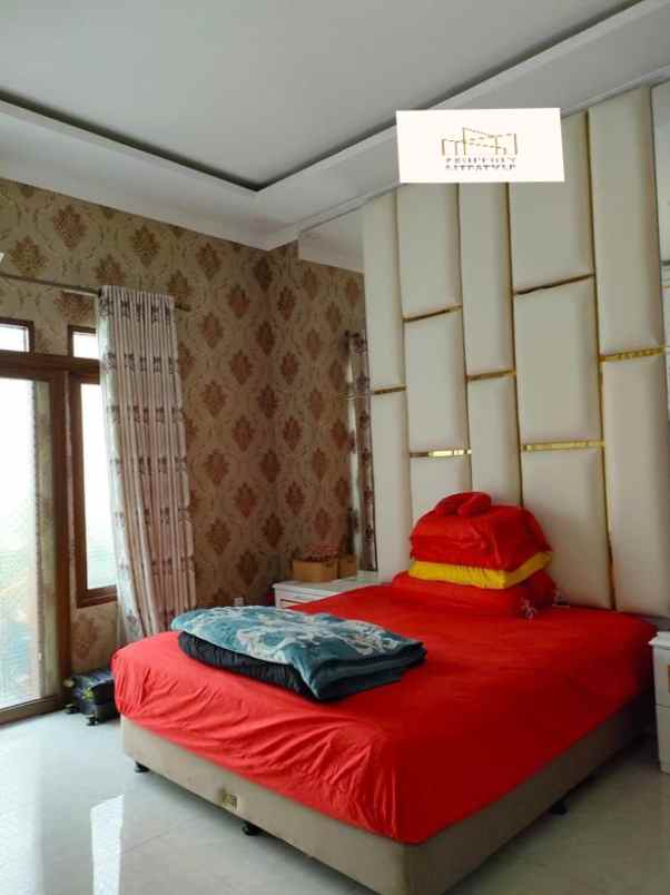 dijual rumah jl turangga buah batu