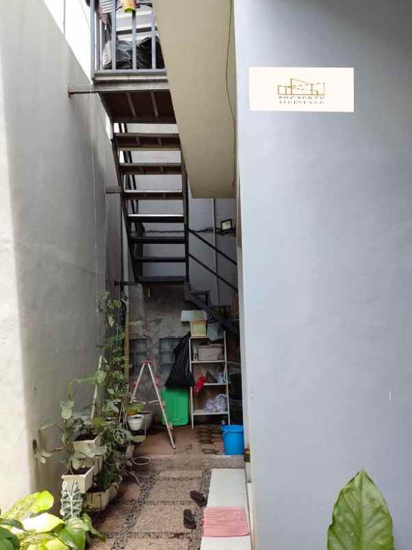 dijual rumah jl turangga buah batu