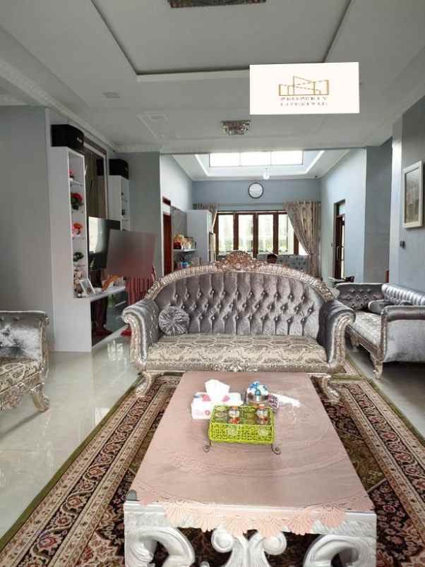 dijual rumah jl turangga buah batu